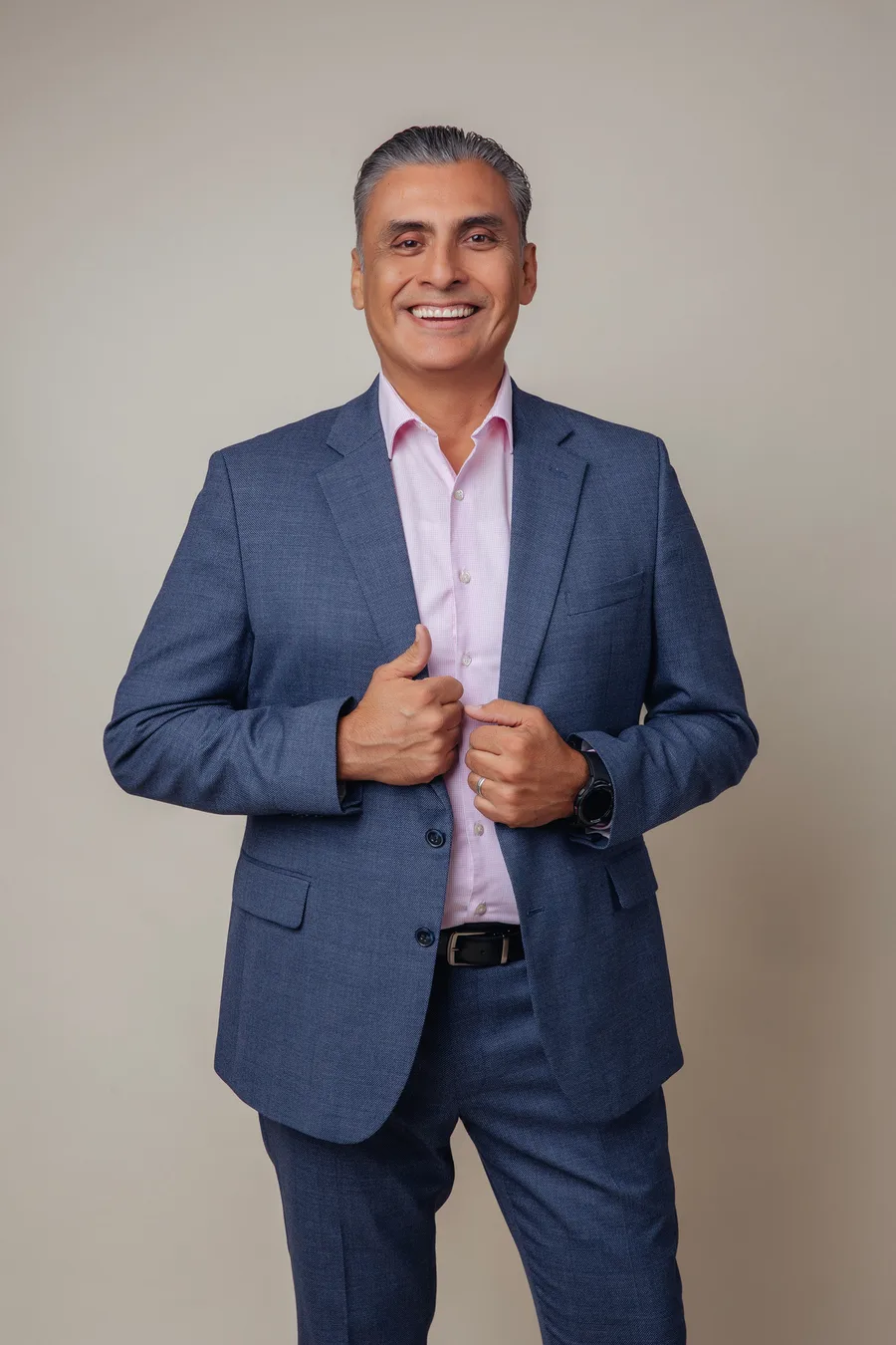 Sergio López in a consulting session